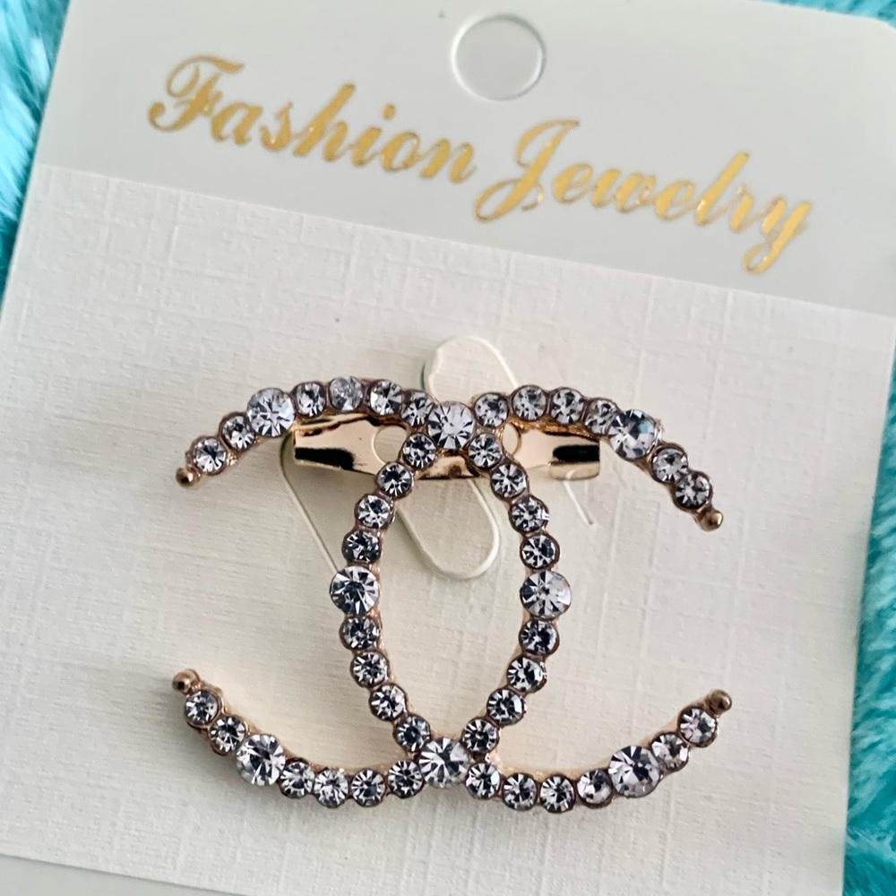 Fashionable Brooch